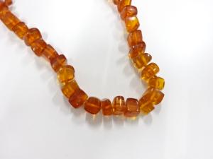 琥珀　ネックレス